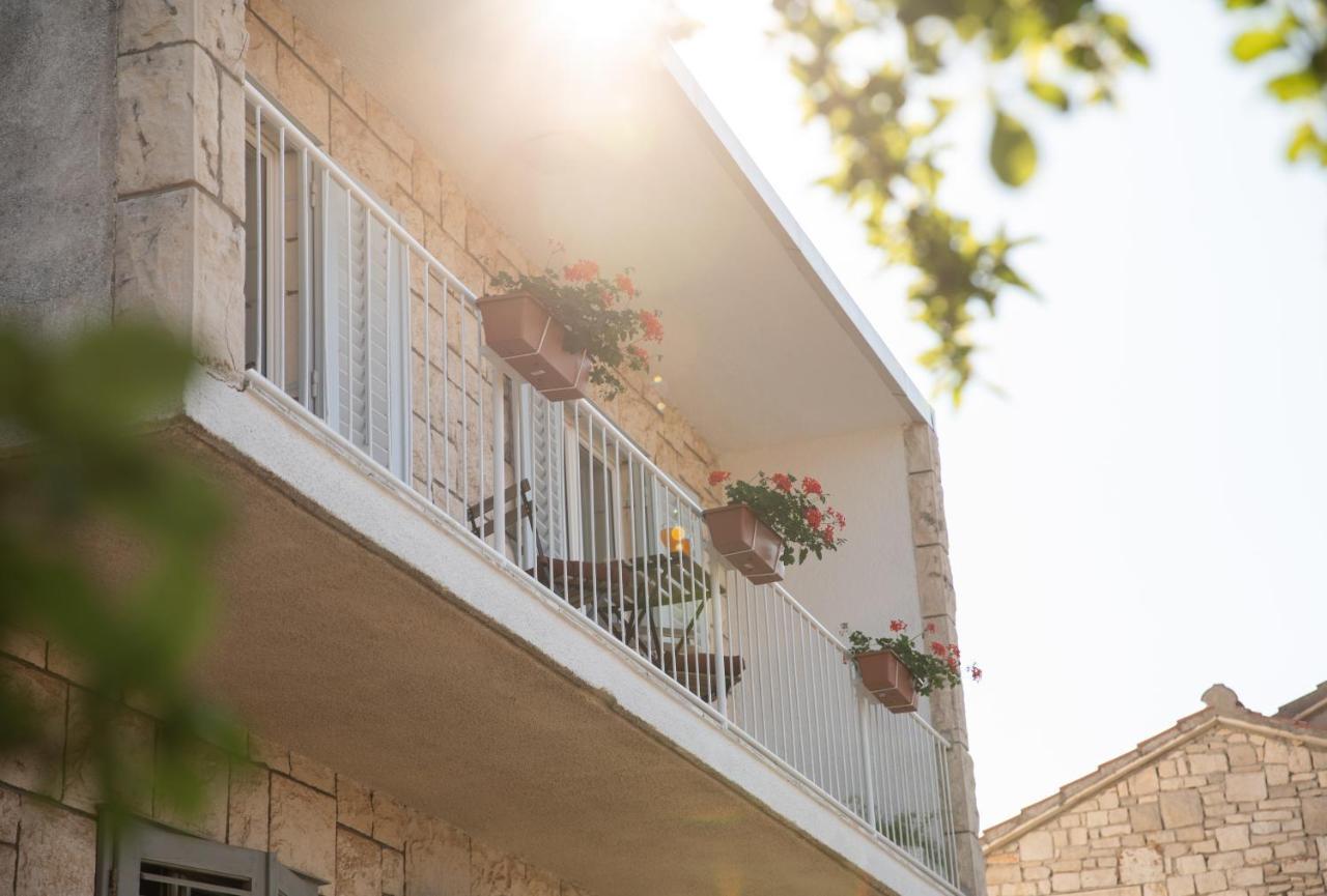 Apartment Nona - Center, 150 Meters From The Beach سوبيتار المظهر الخارجي الصورة